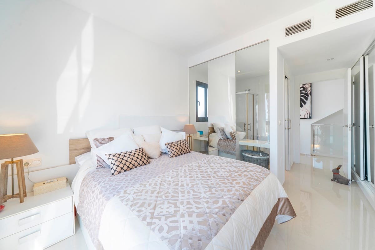 3 Zimmer Villa zu verkaufen in Ciudad Quesada mit Pool Garage - 399.000 € (Ref: 9959038)