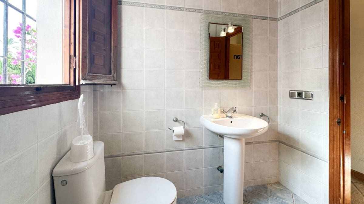 4 soverom Villa til salgs i Cabo Roig med svømmebasseng garasje - € 699 000 (Ref: 9959041)