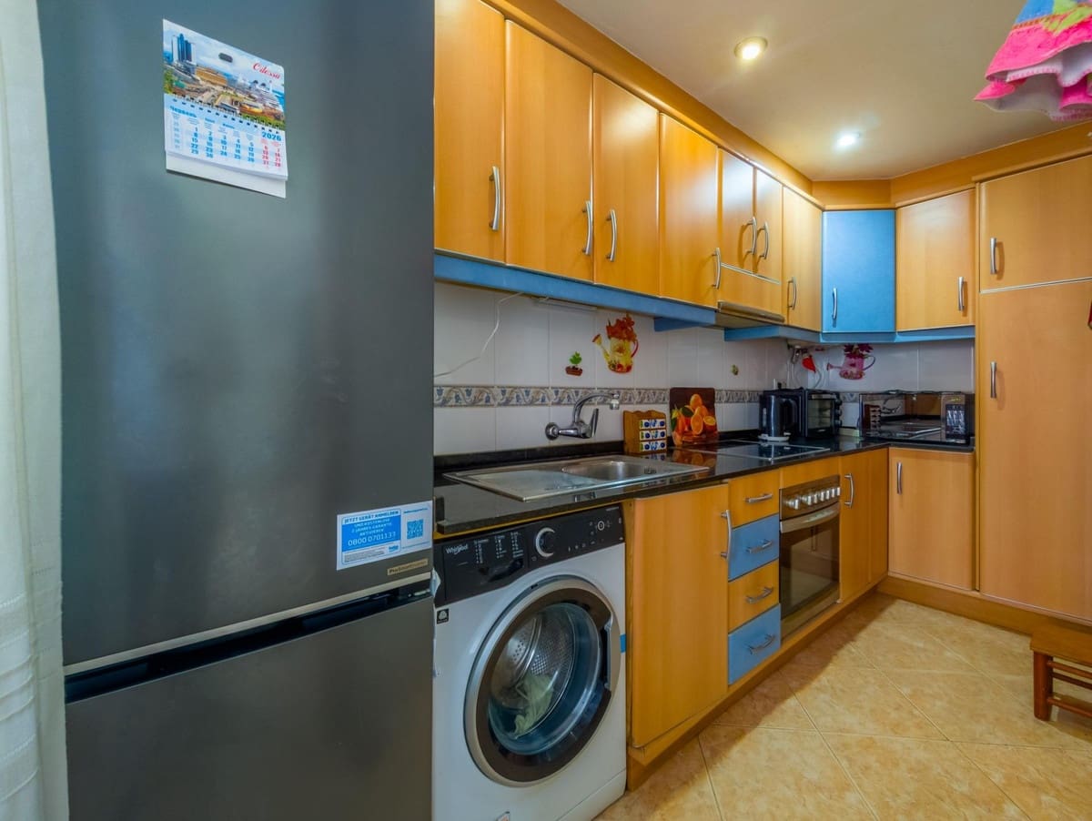 2 bedroom Townhouse for sale in Torrevieja - € 120,000 (Ref: 9959045)