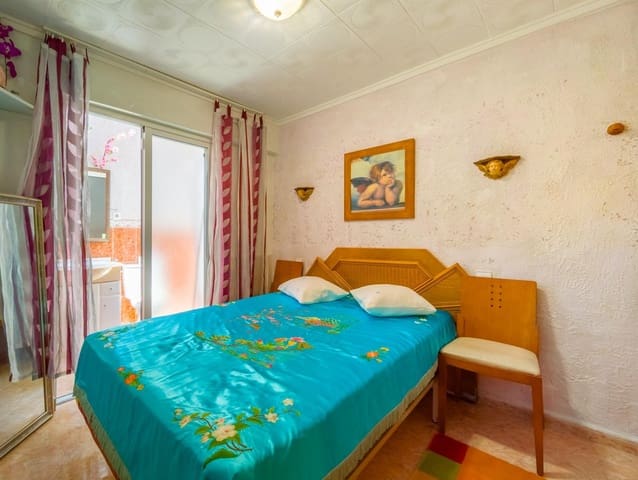 2 soverom Hus til salgs i Puerto Deportivo, Torrevieja - € 120 000 (Ref: 9959045)