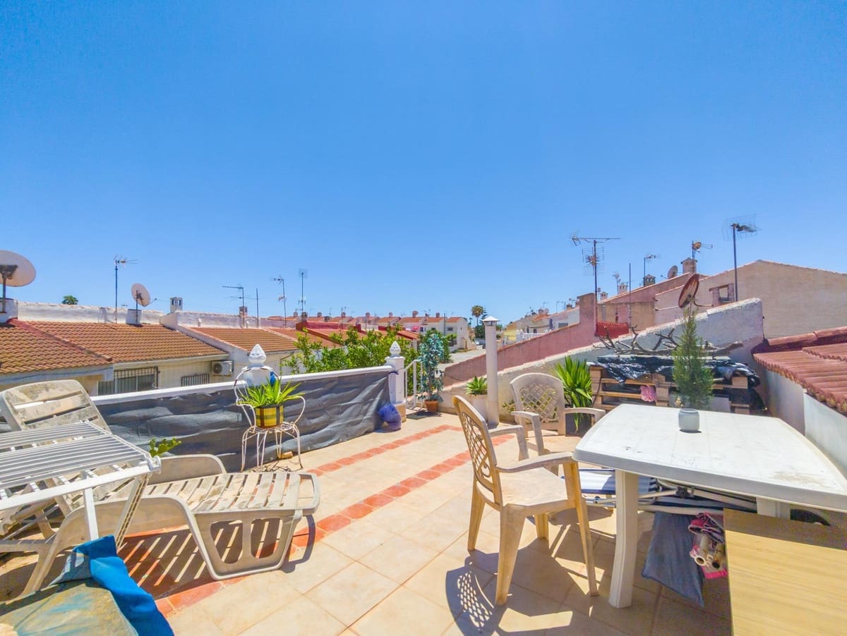 2 bedroom Townhouse for sale in Torrevieja - € 120,000 (Ref: 9959045)