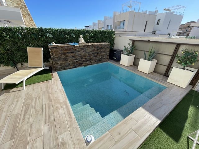 2 soverom Villa til salgs i Villamartin, Orihuela med svømmebasseng garasje - € 284 000 (Ref: 9966053)