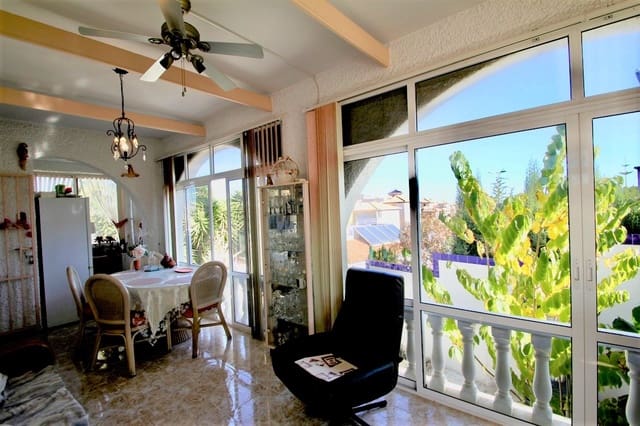 6 soverom Villa til salgs i Villamartin, Orihuela med svømmebasseng - € 469 000 (Ref: 9966062)