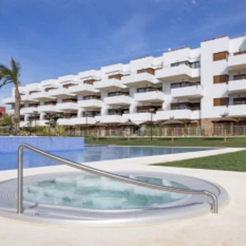 2 chambre Appartement à vendre à Cabo Roig, Orihuela avec piscine garage - 239 900 € (Ref: 9966962)