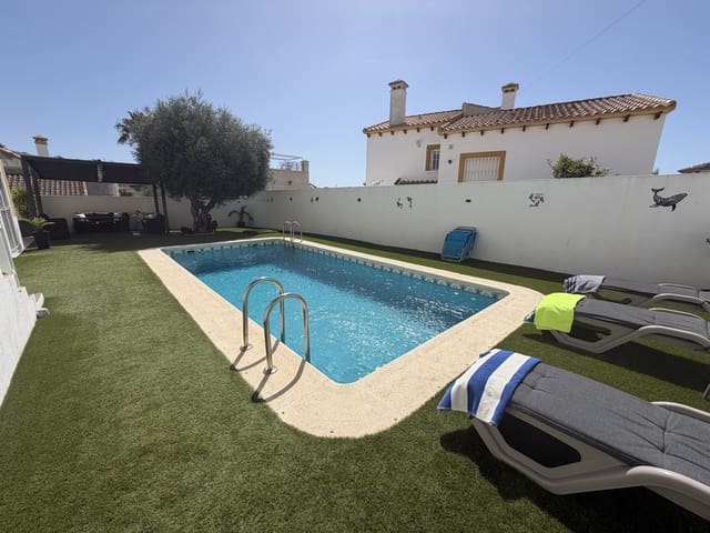 3 soverom Villa til salgs i Villamartin, Orihuela med svømmebasseng - € 399 990 (Ref: 9966966)