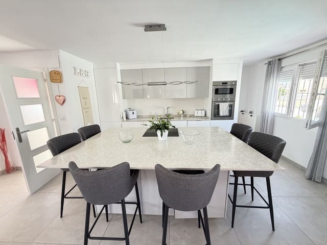 3 soverom Villa til salgs i San Miguel de Salinas med svømmebasseng - € 350 000 (Ref: 9966967)