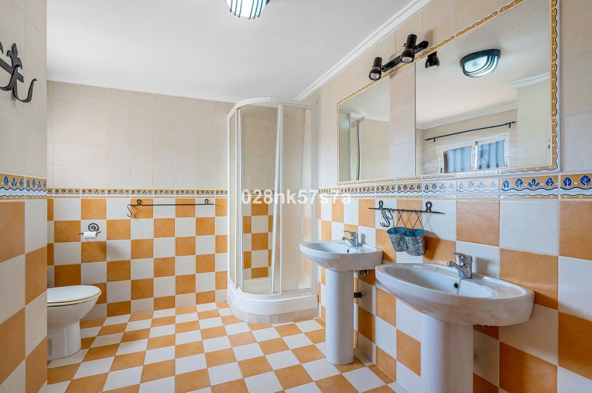 4 soveværelse Villa til salg i Playa Flamenca med swimmingpool - € 359.000 (Ref: 9969259)