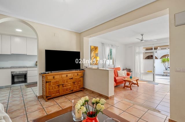 4 soveværelse Villa til salg i Playa Flamenca, Orihuela med swimmingpool - € 359.000 (Ref: 9969259)