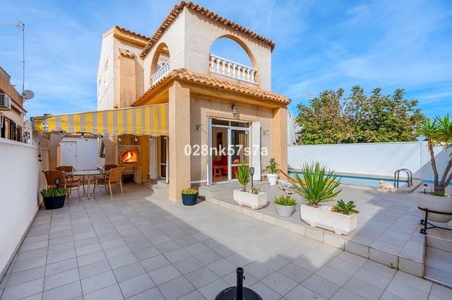 4 soveværelse Villa til salg i Playa Flamenca, Orihuela med swimmingpool - € 359.000 (Ref: 9969259)