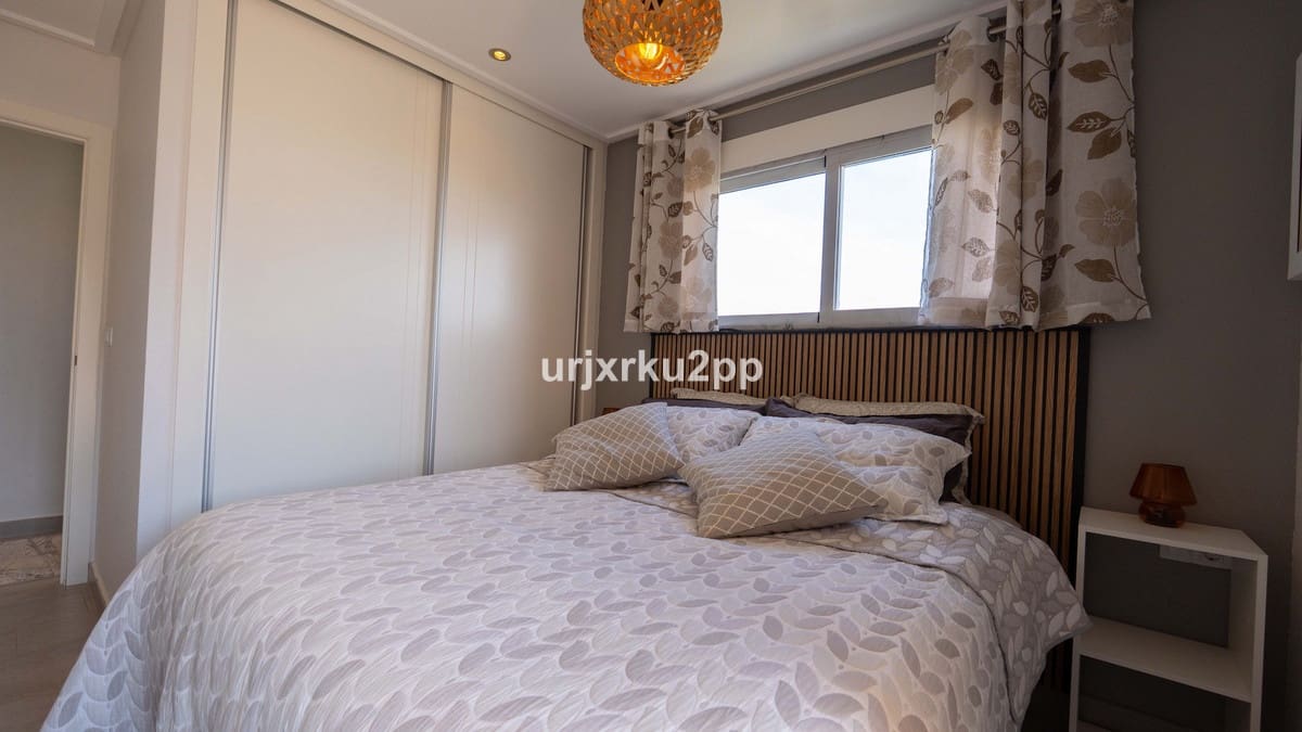 3 soveværelse Lejlighed til salg i Villamartin med swimmingpool garage - € 360.000 (Ref: 9969262)