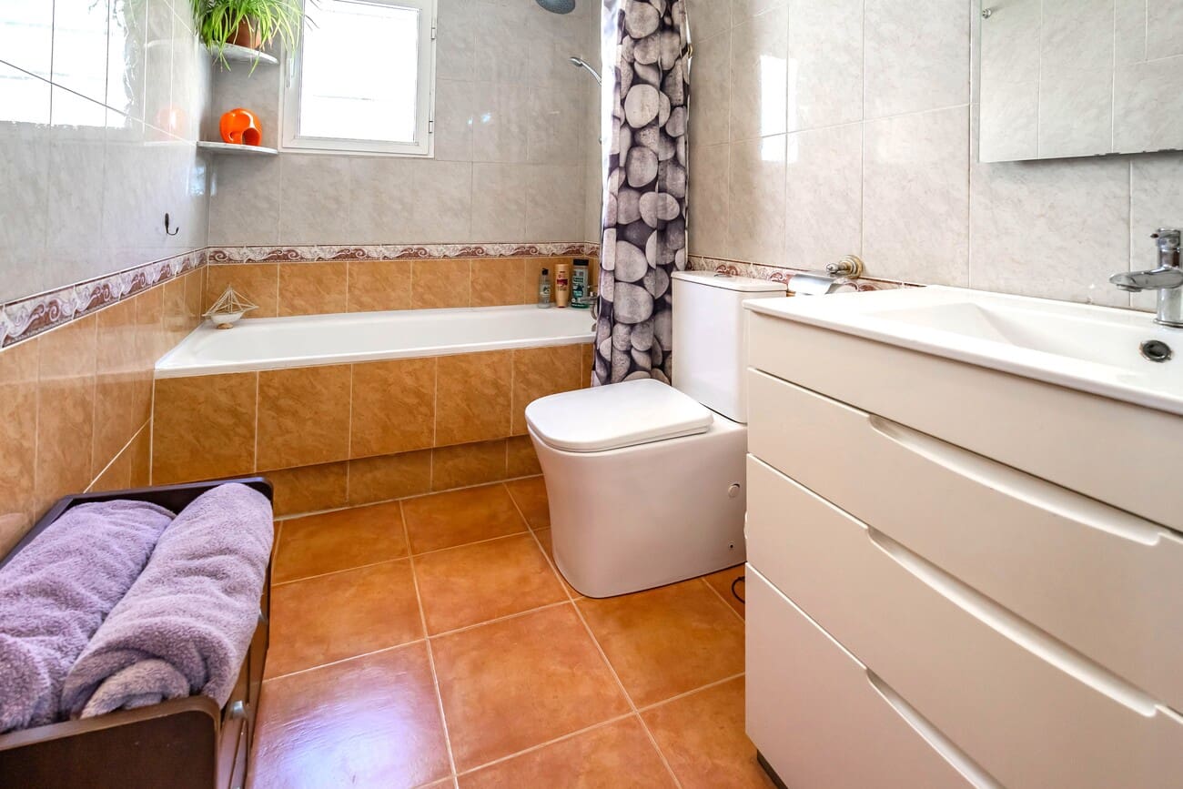 3 soverom Hus til salgs i Los Altos med svømmebasseng garasje - € 199 950 (Ref: 9969263)