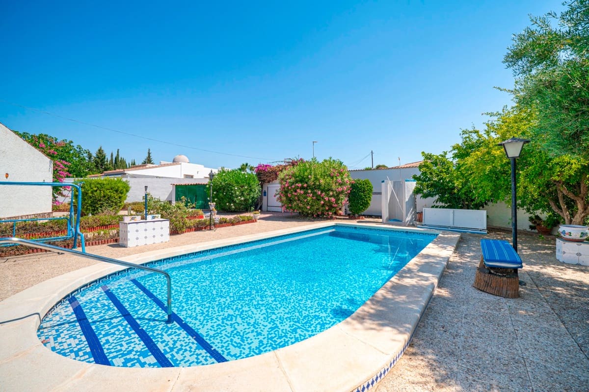 4 soverom Villa til salgs i Ciudad Quesada med svømmebasseng garasje - € 389 000 (Ref: 9969266)