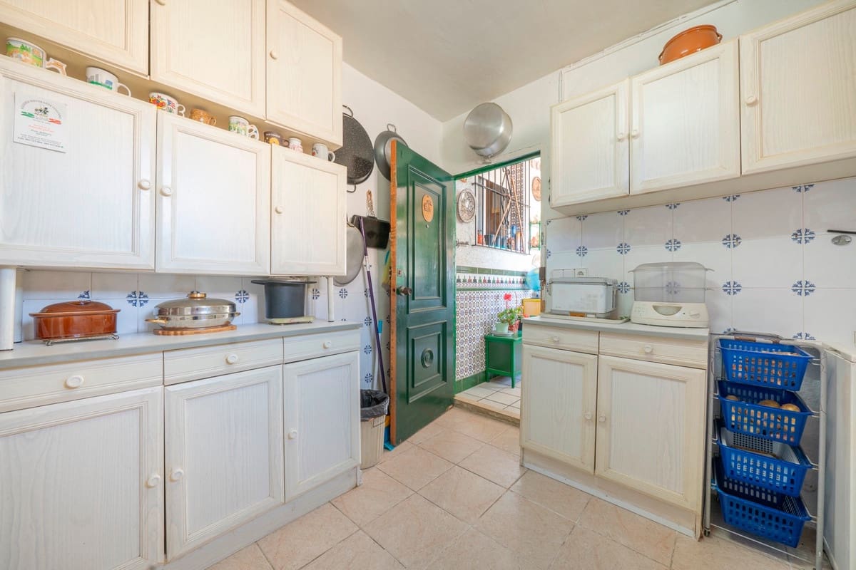 4 soverom Villa til salgs i Ciudad Quesada med svømmebasseng garasje - € 389 000 (Ref: 9969266)