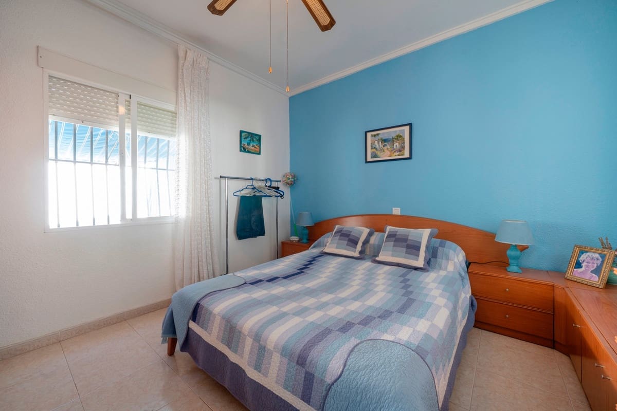 4 soverom Villa til salgs i Ciudad Quesada med svømmebasseng garasje - € 389 000 (Ref: 9969266)