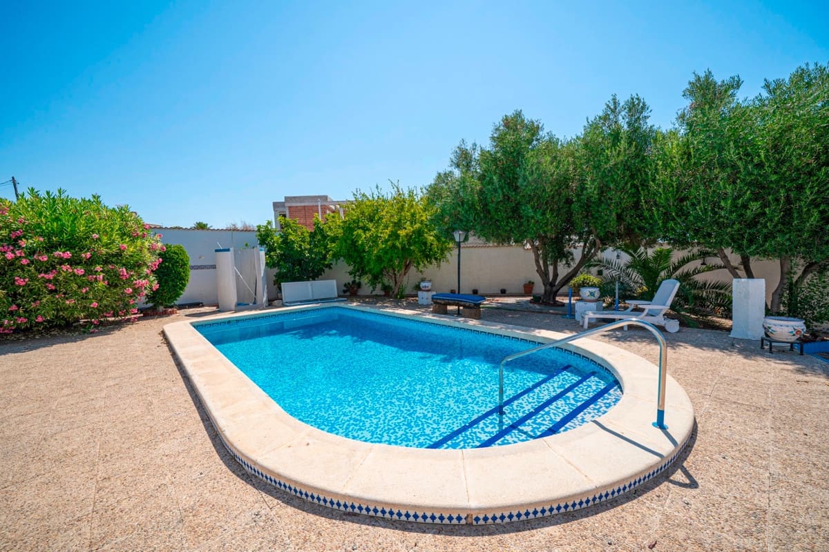4 soverom Villa til salgs i Ciudad Quesada med svømmebasseng garasje - € 389 000 (Ref: 9969266)
