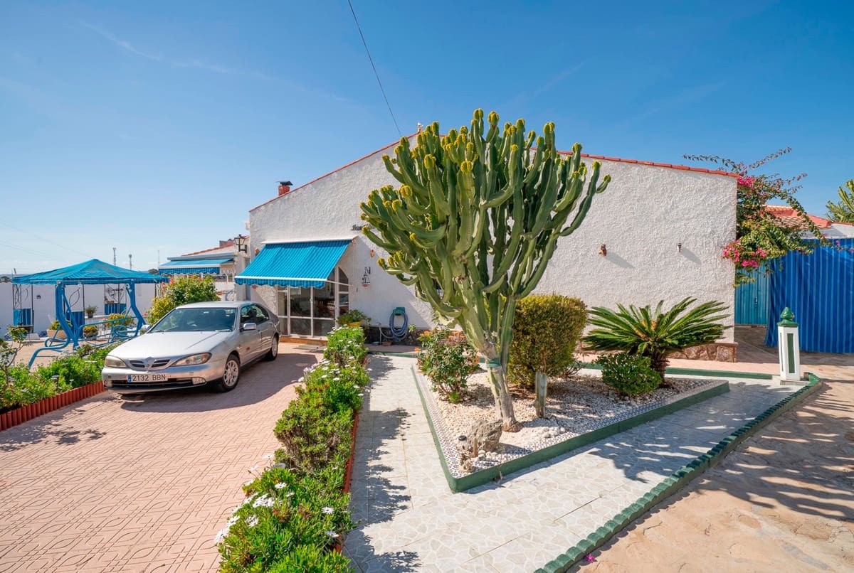4 soverom Villa til salgs i Ciudad Quesada med svømmebasseng garasje - € 389 000 (Ref: 9969266)