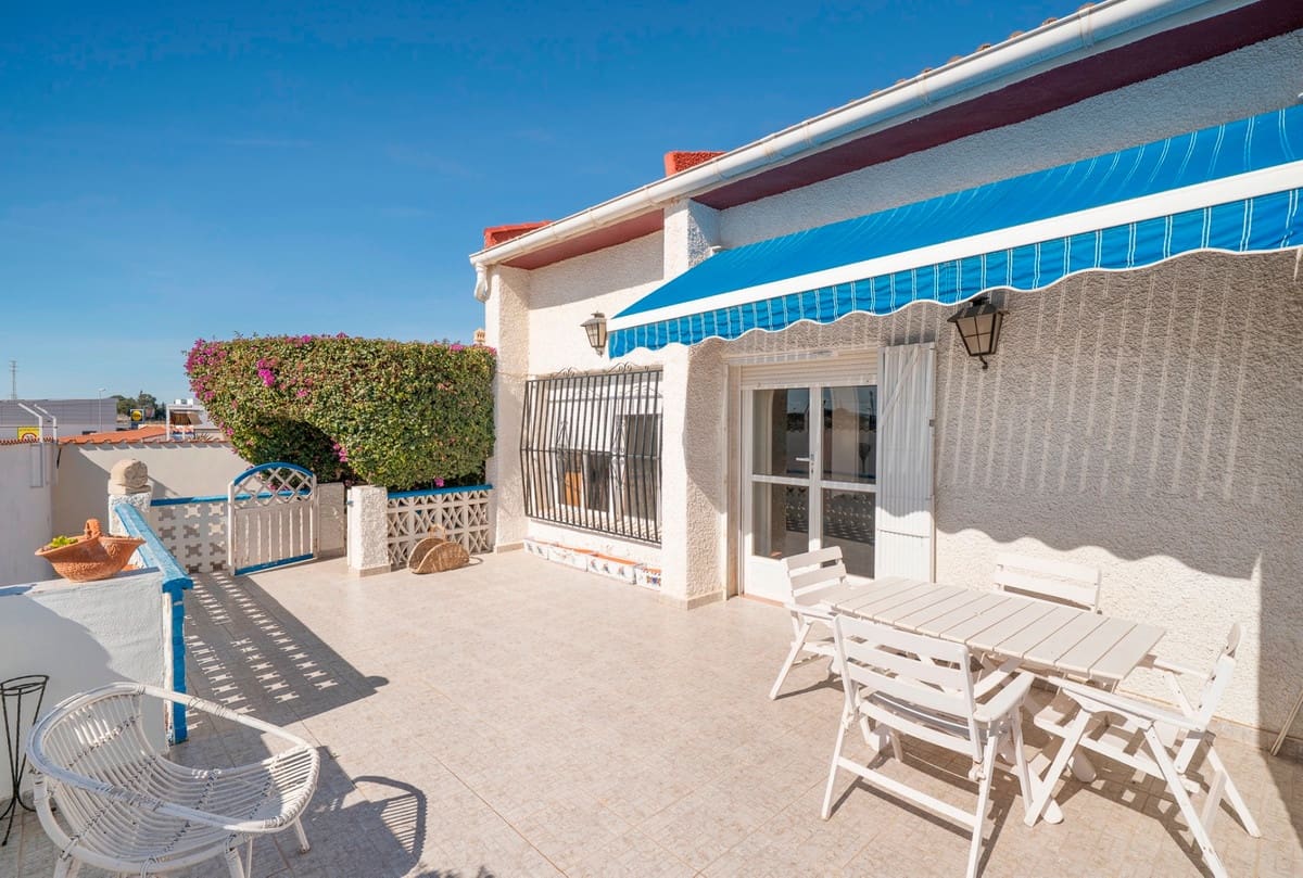 4 soverom Villa til salgs i Ciudad Quesada med svømmebasseng garasje - € 389 000 (Ref: 9969266)