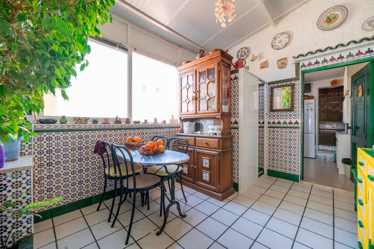 4 soverom Villa til salgs i Ciudad Quesada med svømmebasseng garasje - € 389 000 (Ref: 9969266)