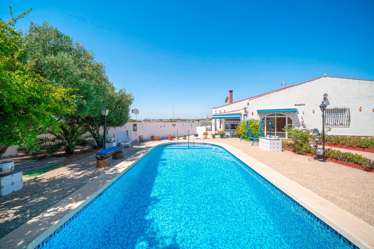 4 soverom Villa til salgs i Ciudad Quesada med svømmebasseng garasje - € 389 000 (Ref: 9969266)