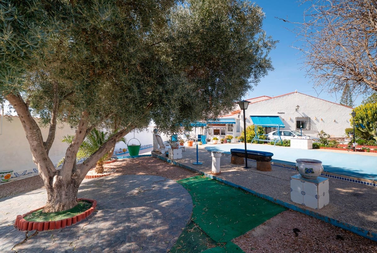 4 soverom Villa til salgs i Ciudad Quesada med svømmebasseng garasje - € 389 000 (Ref: 9969266)