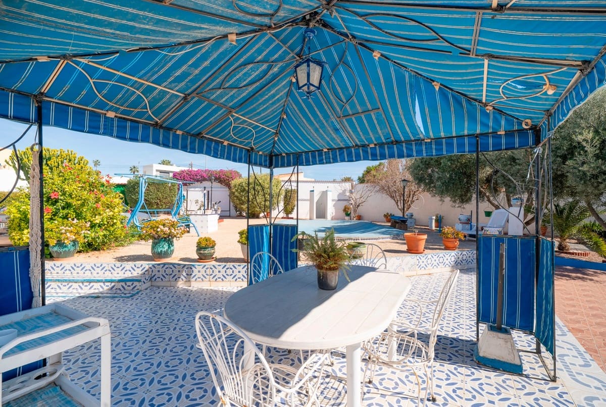 4 soverom Villa til salgs i Ciudad Quesada med svømmebasseng garasje - € 389 000 (Ref: 9969266)