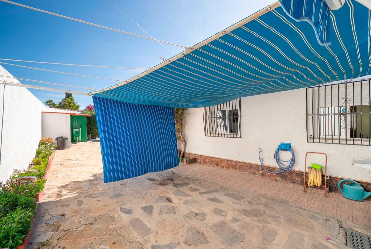 4 soverom Villa til salgs i Ciudad Quesada med svømmebasseng garasje - € 389 000 (Ref: 9969266)