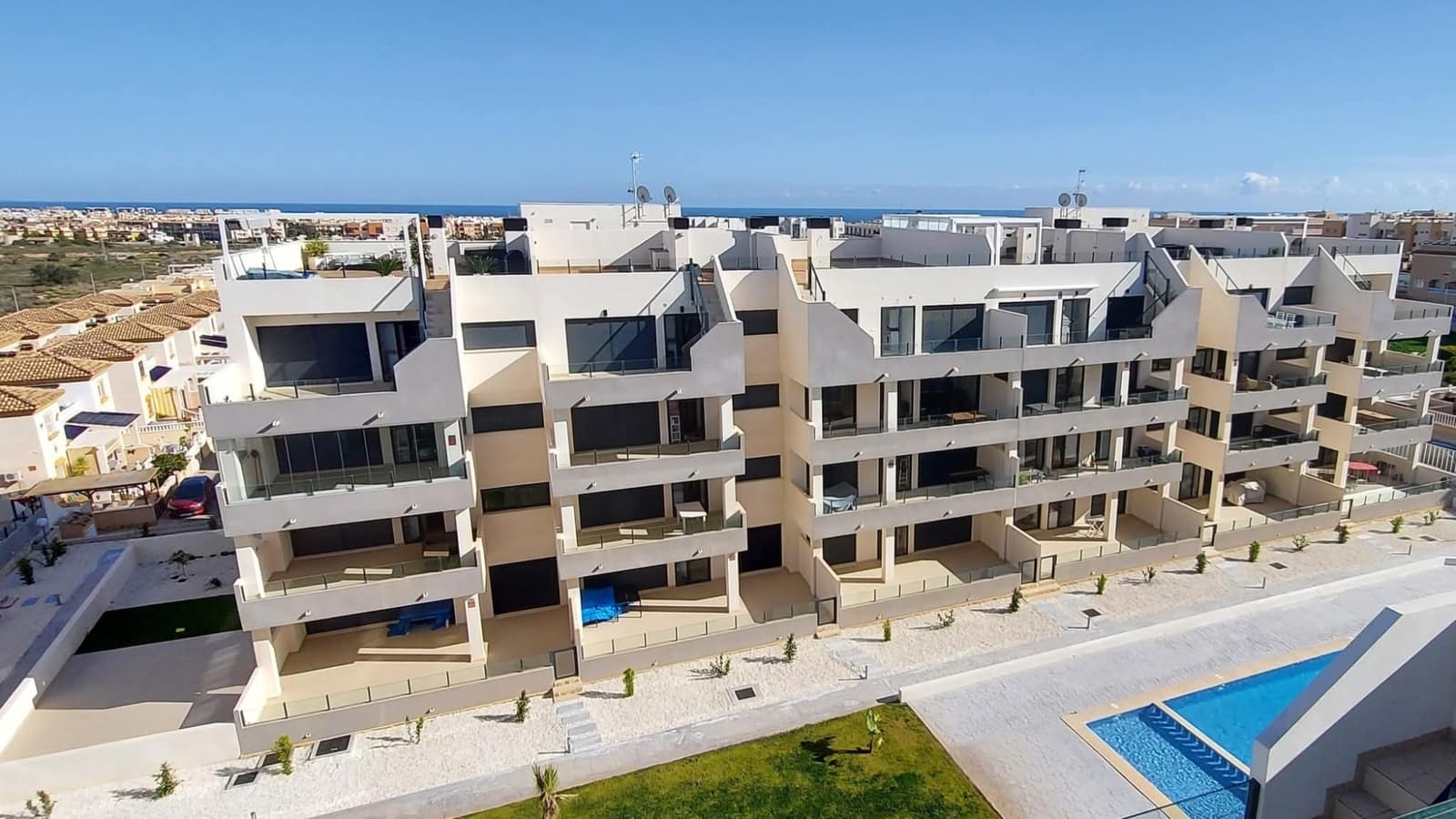 2 soverom Leilighet til salgs i Villamartin med svømmebasseng garasje - € 287 000 (Ref: 9969271)