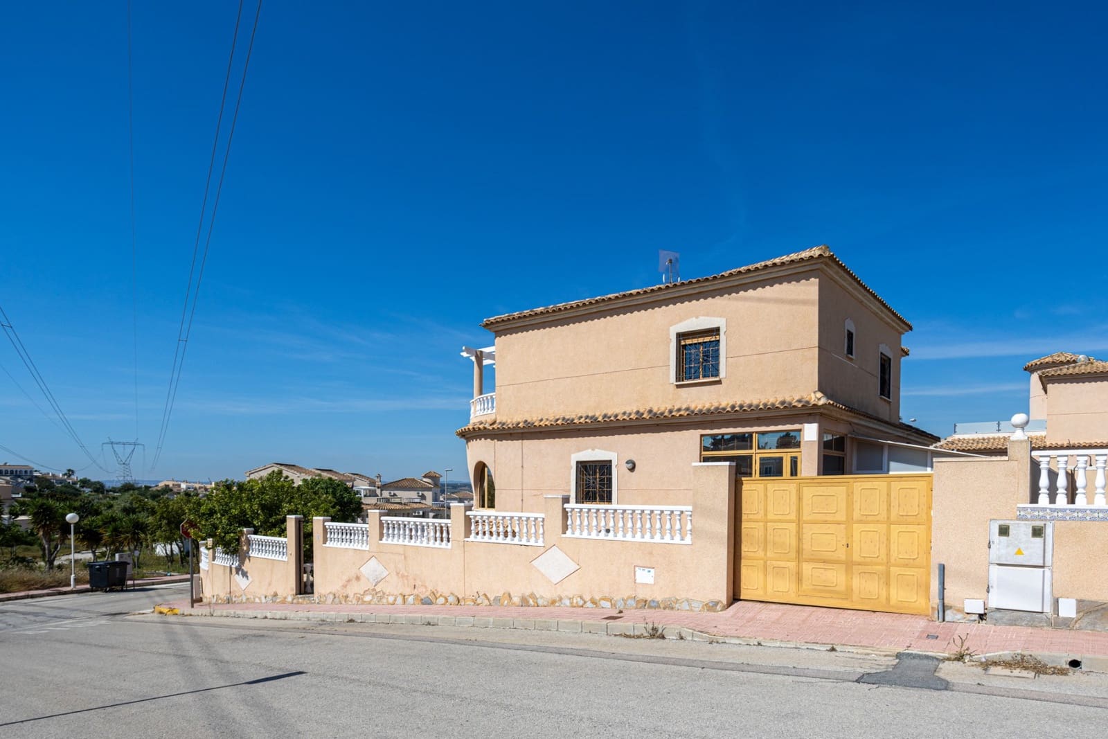 5 sypialnia Willa na sprzedaż w Benijofar z basenem garażem - 395 000 € (Ref: 9972779)