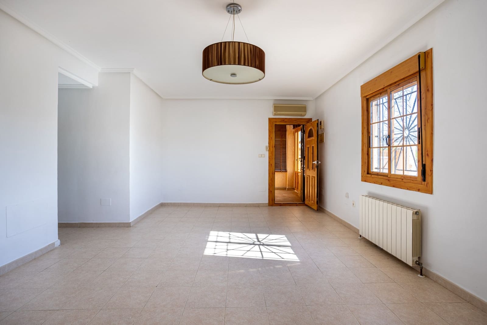5 sypialnia Willa na sprzedaż w Benijofar z basenem garażem - 395 000 € (Ref: 9972779)