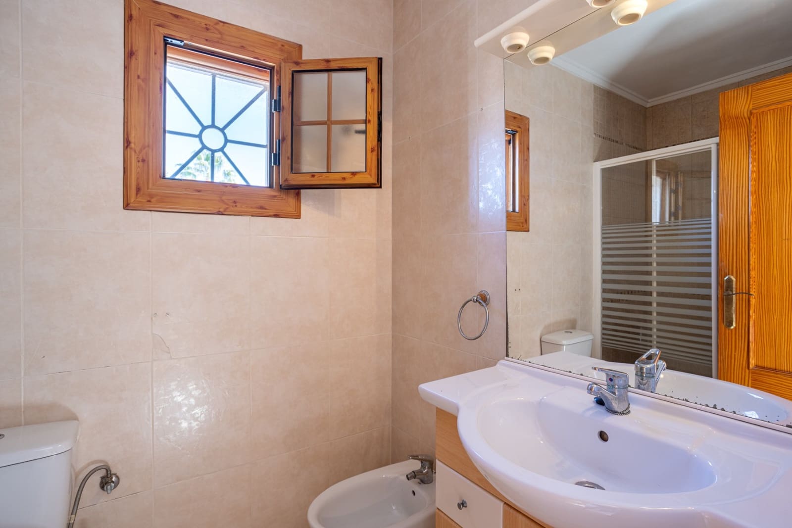 5 sypialnia Willa na sprzedaż w Benijofar z basenem garażem - 395 000 € (Ref: 9972779)