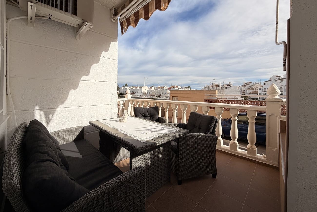 2 soverom Leilighet til salgs i Torrevieja med svømmebasseng - € 145 000 (Ref: 9973866)