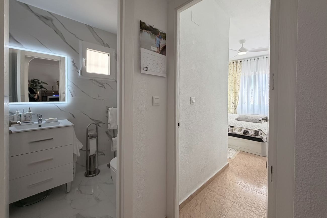 2 soverom Leilighet til salgs i Torrevieja med svømmebasseng - € 145 000 (Ref: 9973866)