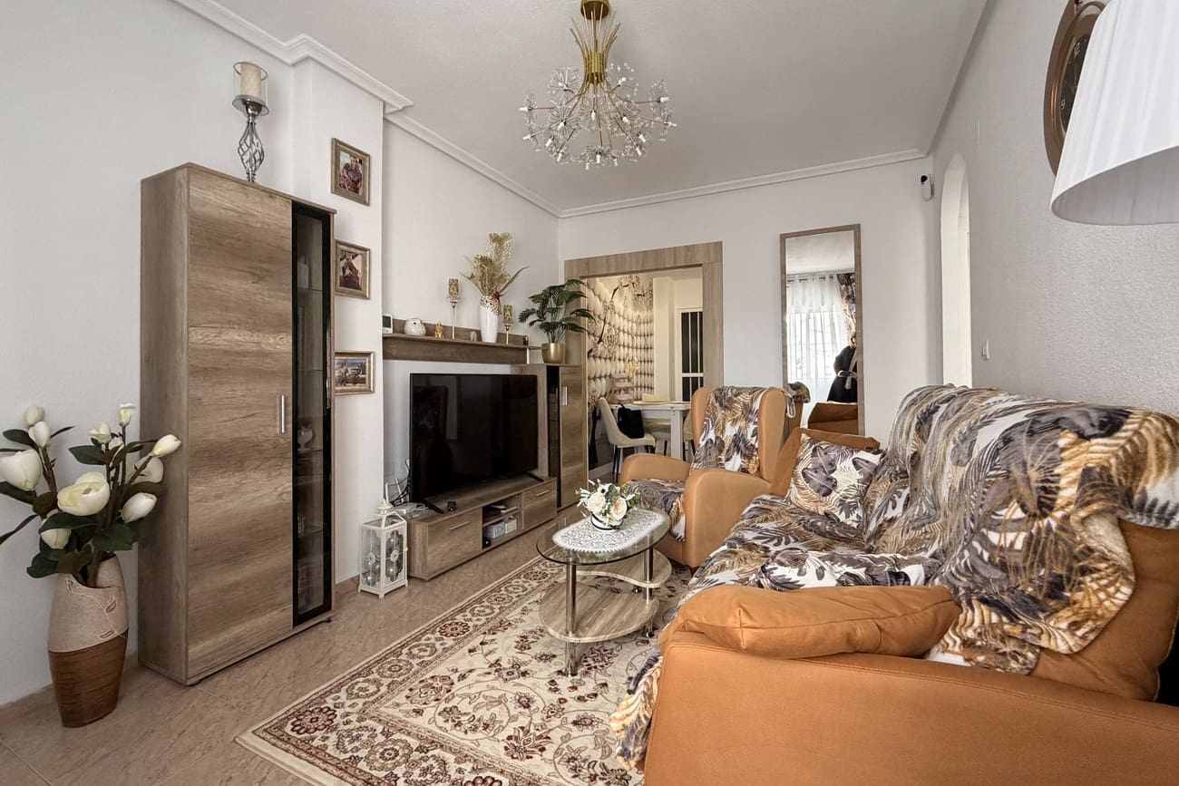 2 soverom Leilighet til salgs i Torrevieja med svømmebasseng - € 145 000 (Ref: 9973866)