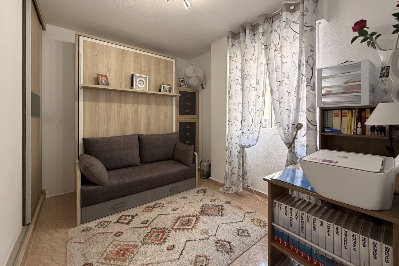 2 soverom Leilighet til salgs i Torrevieja med svømmebasseng - € 145 000 (Ref: 9973866)