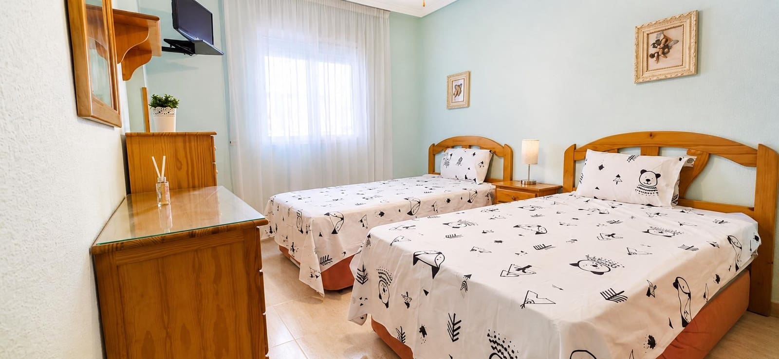 Apartamento de 2 habitaciones en Torrevieja en venta con piscina - 135.900 € (Ref: 9973870)
