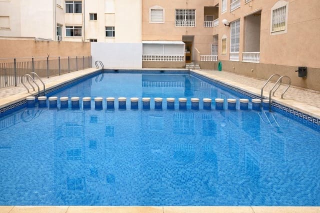Apartamento de 2 habitaciones en Avenida Habaneras - Curva de Palangre, Torrevieja en venta con piscina - 135.900 € (Ref: 9973870)