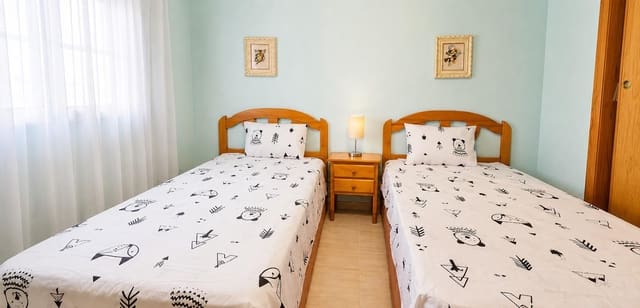 Apartamento de 2 habitaciones en Avenida Habaneras - Curva de Palangre, Torrevieja en venta con piscina - 135.900 € (Ref: 9973870)