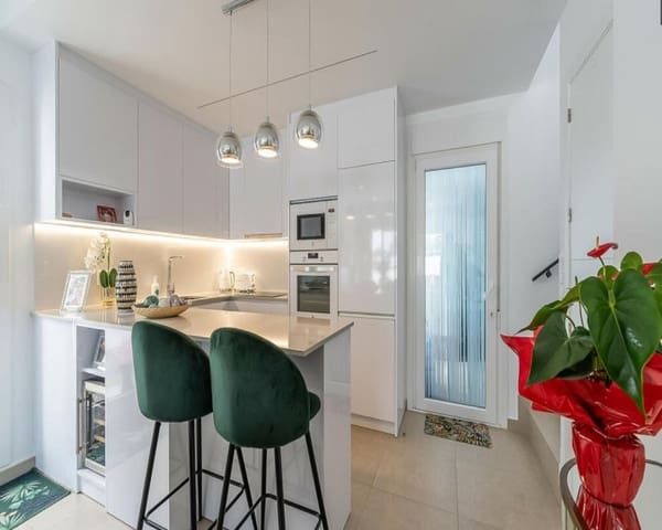 4 slaapkamer Villa te koop in San Pedro del Pinatar ciudad, San Pedro del Pinatar met zwembad garage - € 449.000 (Ref: 9976734)