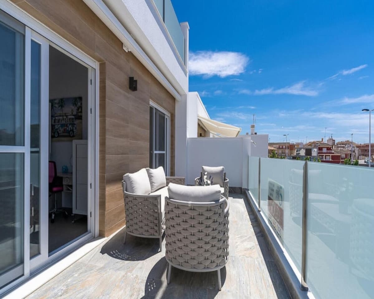 4 slaapkamer Villa te koop in San Pedro del Pinatar met zwembad garage - € 449.000 (Ref: 9976734)