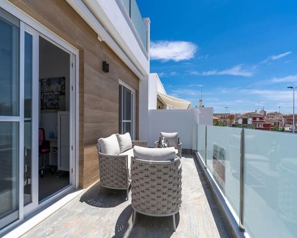 4 slaapkamer Villa te koop in San Pedro del Pinatar ciudad, San Pedro del Pinatar met zwembad garage - € 449.000 (Ref: 9976734)