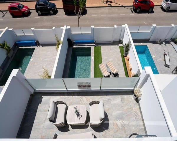 4 slaapkamer Villa te koop in San Pedro del Pinatar ciudad, San Pedro del Pinatar met zwembad garage - € 449.000 (Ref: 9976734)