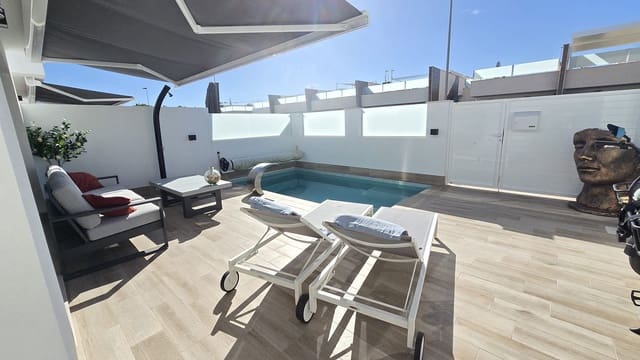 3 soveværelse Villa til salg i San Pedro del Pinatar ciudad, San Pedro del Pinatar med swimmingpool - € 389.900 (Ref: 9976737)