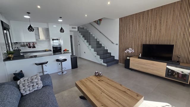 3 soveværelse Villa til salg i San Pedro del Pinatar ciudad, San Pedro del Pinatar med swimmingpool - € 389.900 (Ref: 9976737)