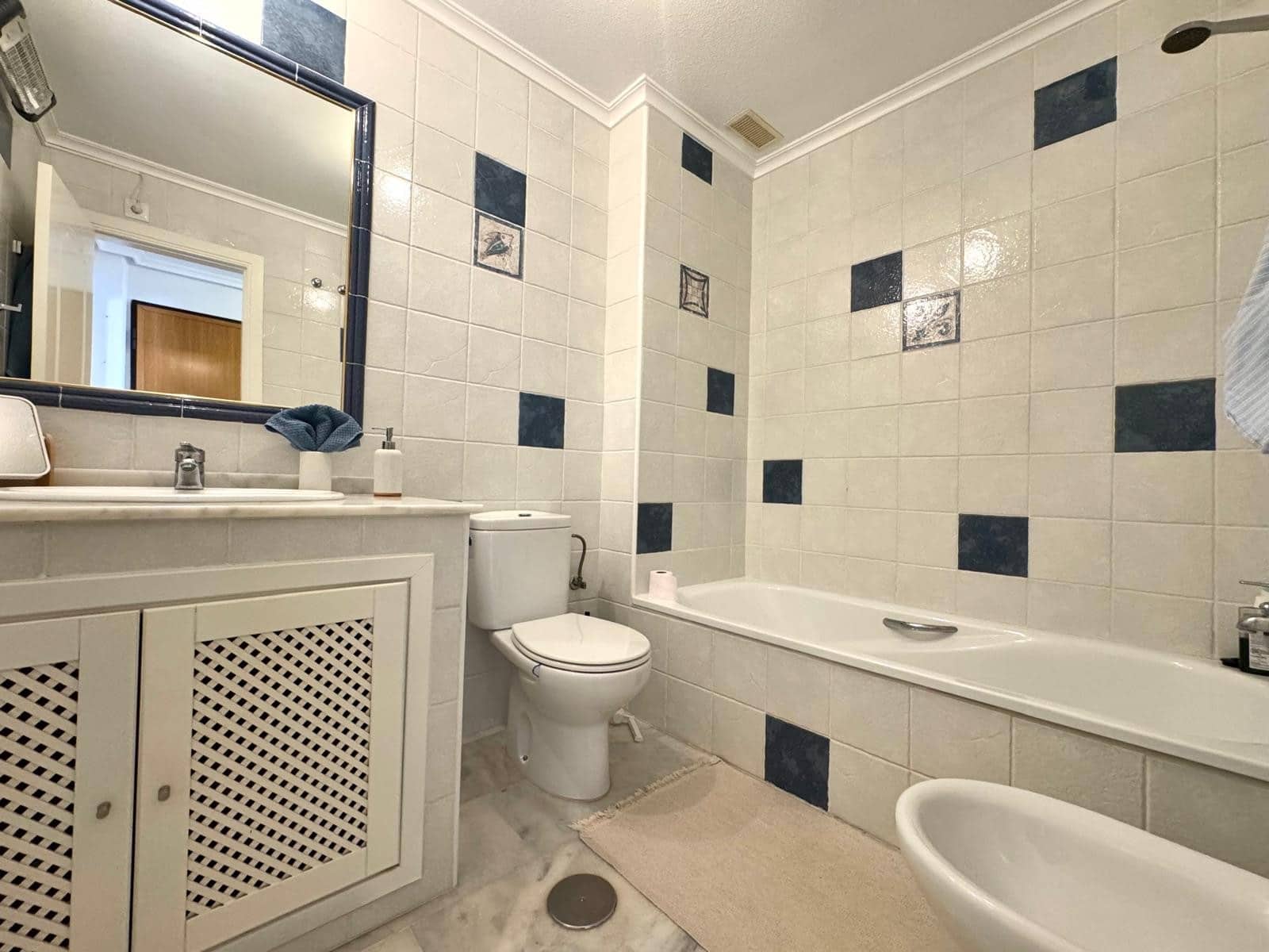 2 soveværelse Lejlighed til salg i Villamartin med swimmingpool - € 209.000 (Ref: 9976738)