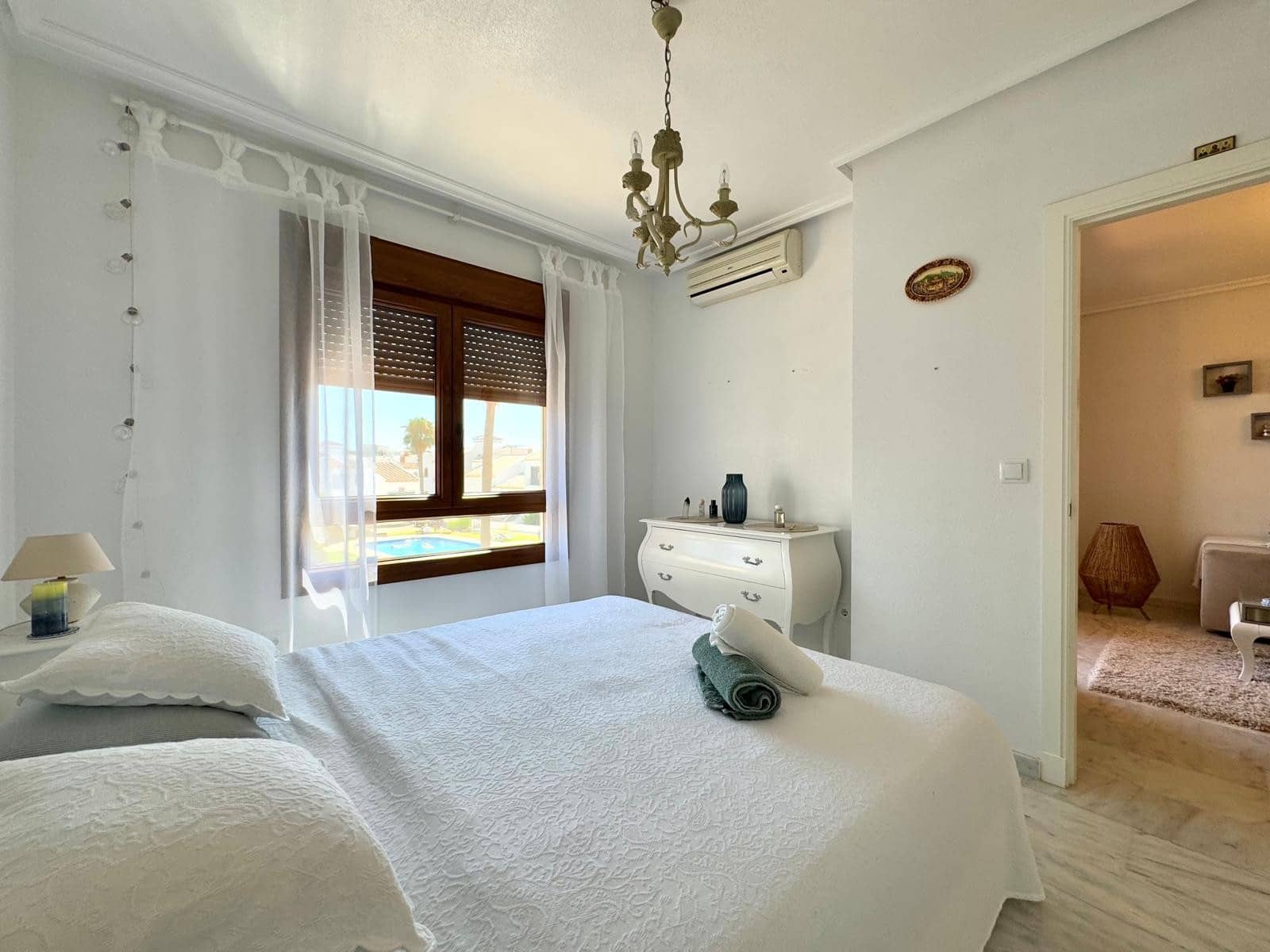 2 soveværelse Lejlighed til salg i Villamartin med swimmingpool - € 209.000 (Ref: 9976738)