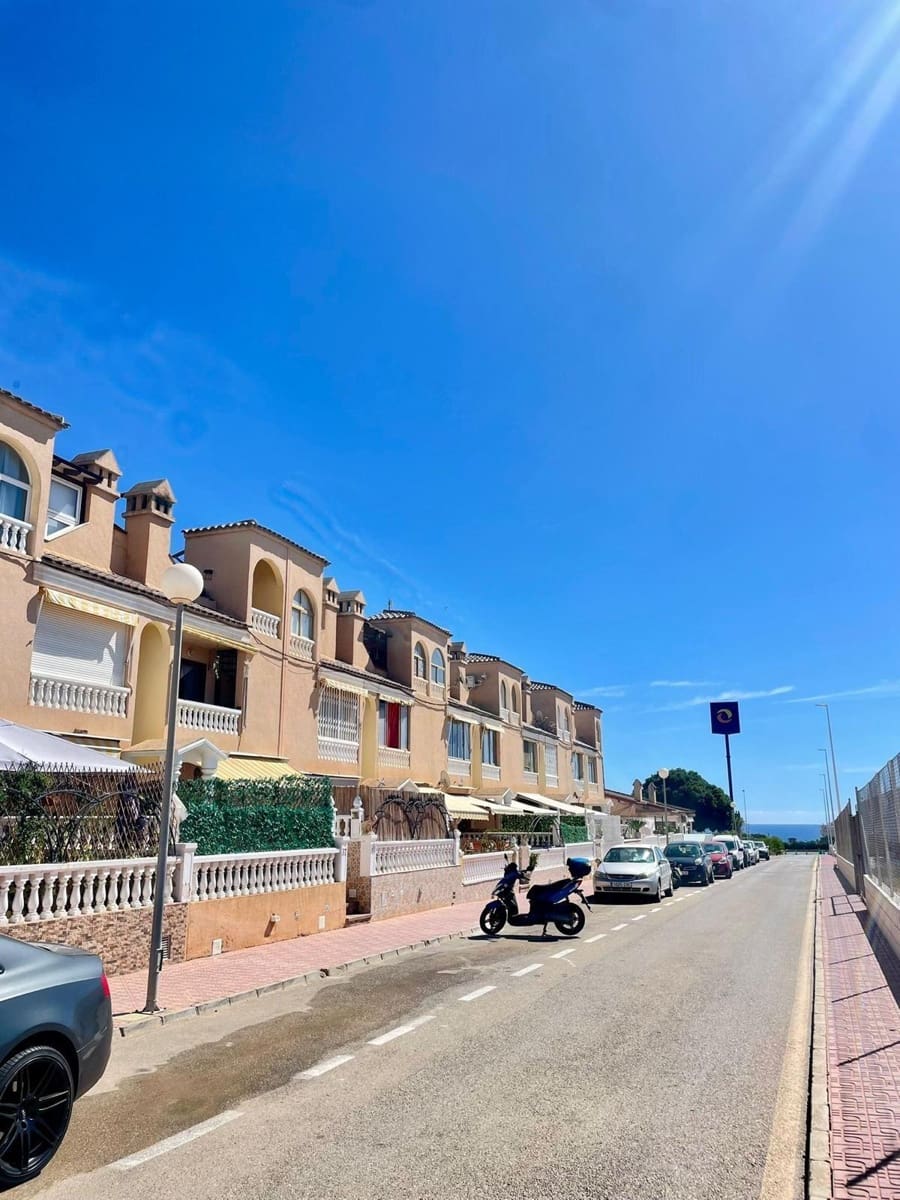 2 bedroom Penthouse for sale in Orihuela Costa with pool - € 132,000 (Ref: 9976739)