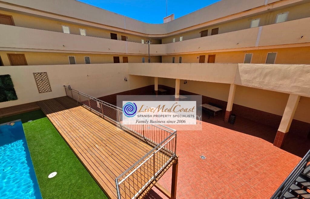 2 soverom Leilighet til salgs i Los Alcazares med svømmebasseng - € 139 000 (Ref: 9976740)