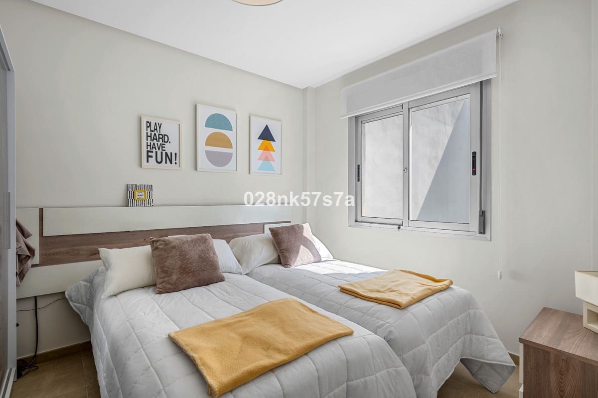 3 soverom Hus til salgs i Playa Flamenca med svømmebasseng garasje - € 329 000 (Ref: 9978120)
