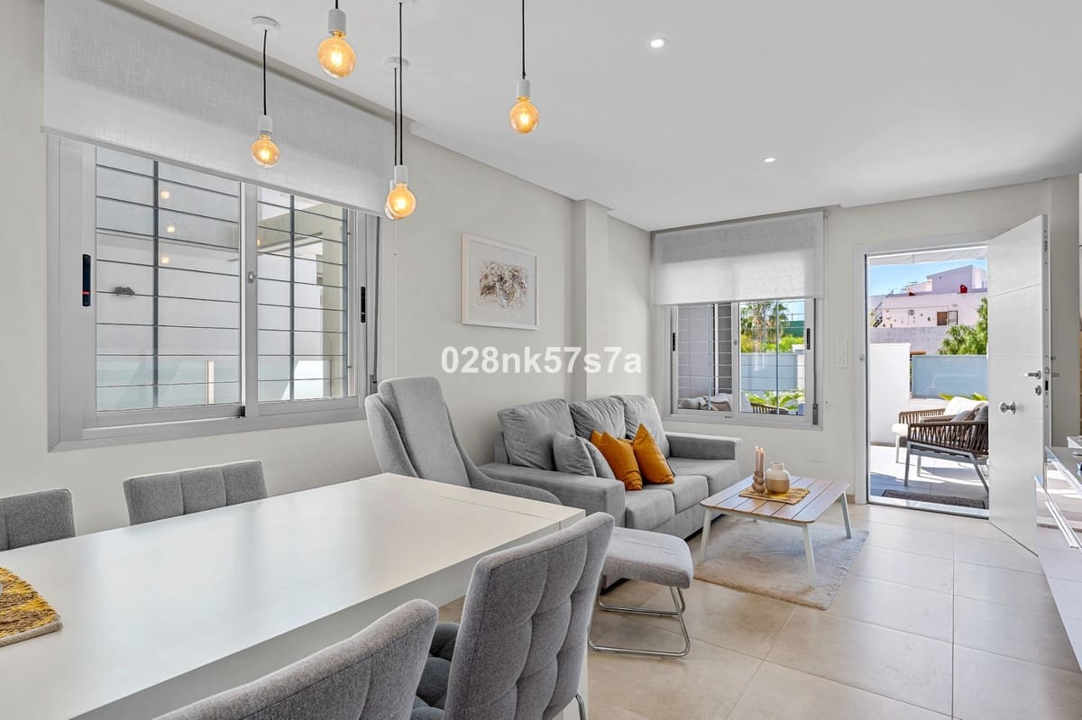 3 soverom Hus til salgs i Playa Flamenca med svømmebasseng garasje - € 329 000 (Ref: 9978120)