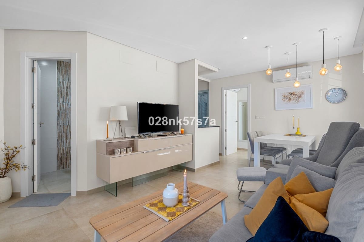 3 soverom Hus til salgs i Playa Flamenca med svømmebasseng garasje - € 329 000 (Ref: 9978120)